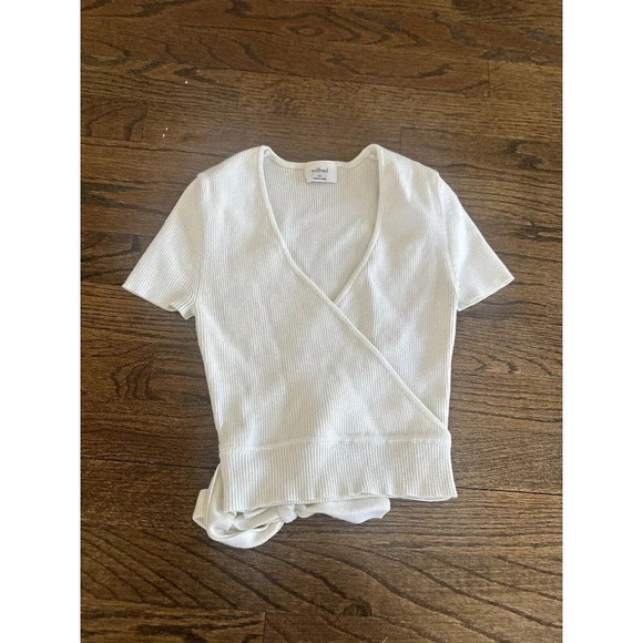 Aritzia brand Little Moon white t-shirt with side tie Size XS - Picture 4 of 8